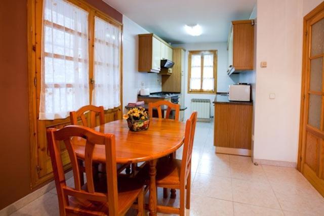 Apartamentos Mazcaray Bielsa Rum bild